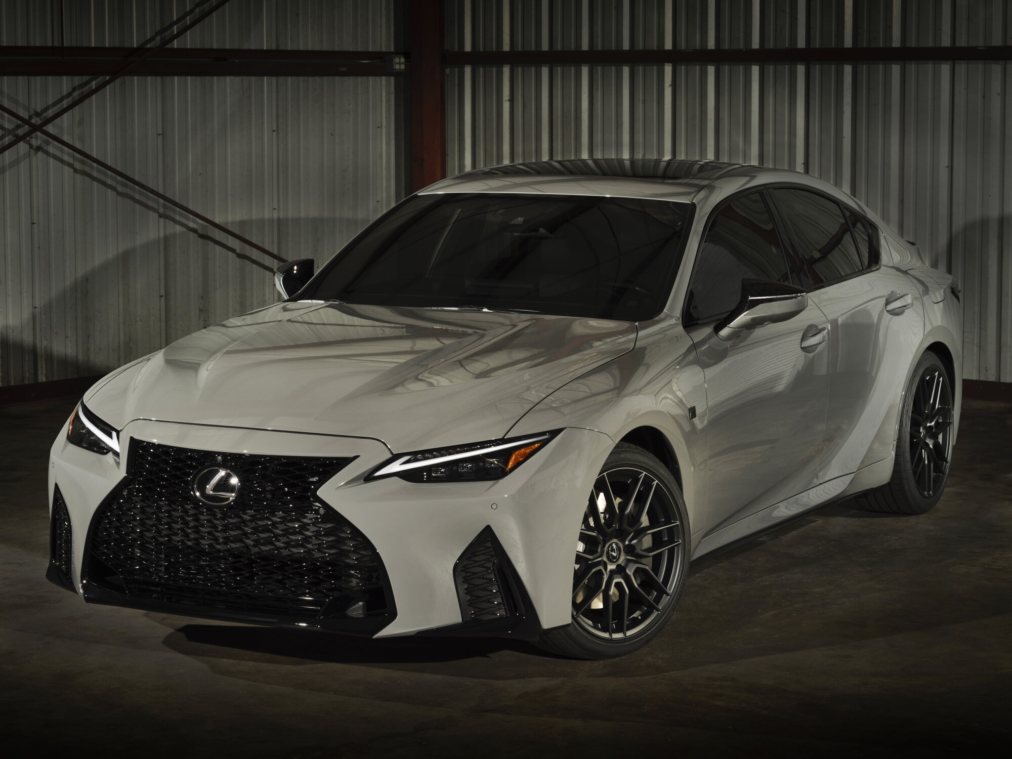 Спортседан Lexus IS 500 F Sport Performance получил ограниченную версию Launch Edition