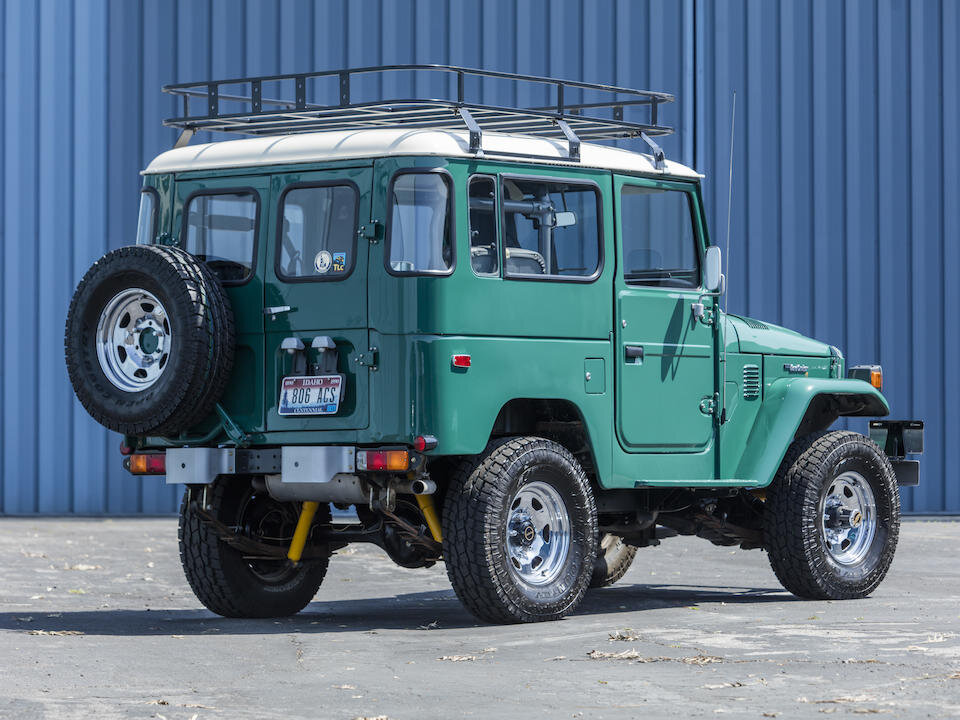 Актер Том Хэнкс выставил на продажу свой Toyota Land Cruiser FJ40