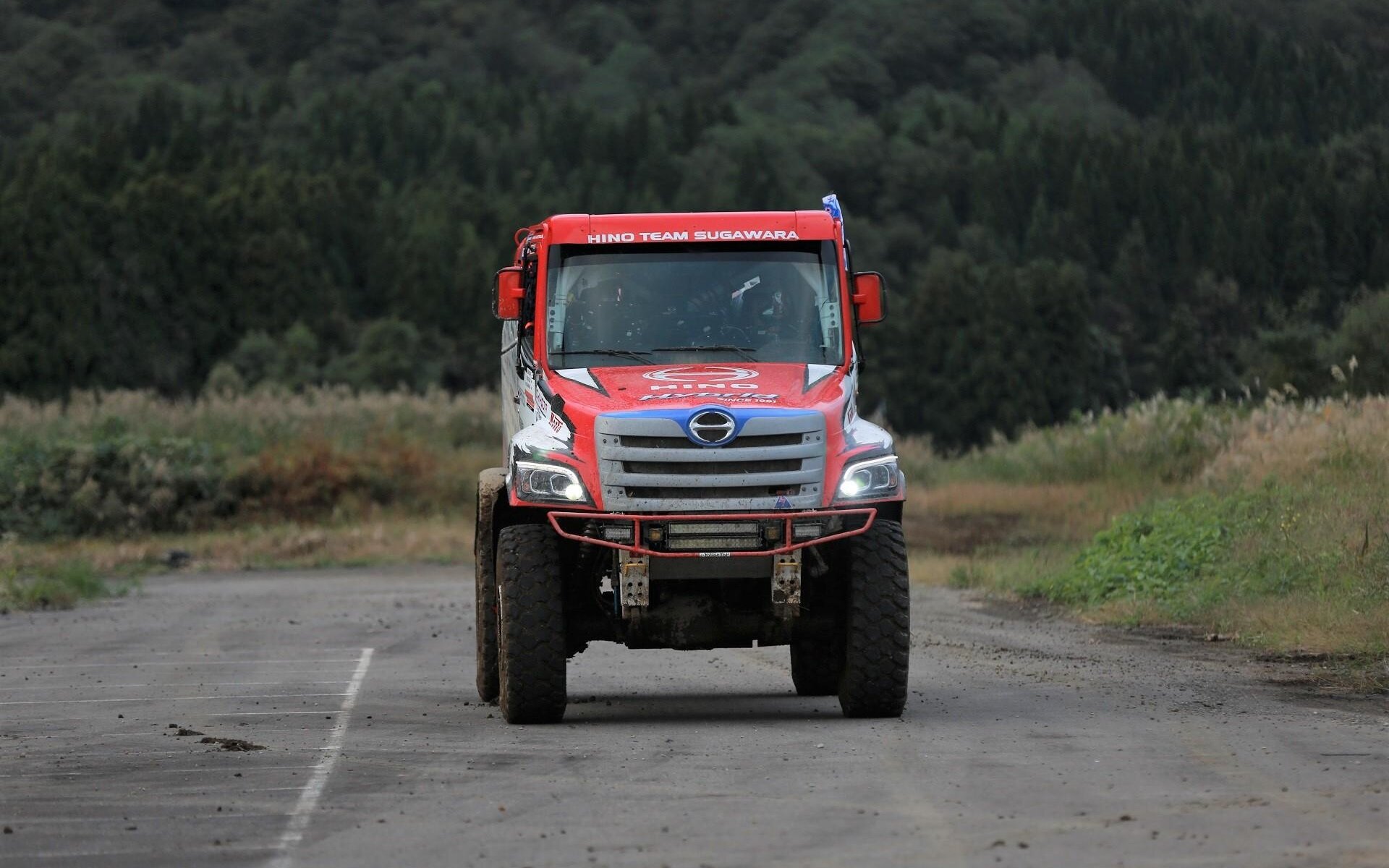 Японская Hino собрала гибридный грузовик для ралли Дакар