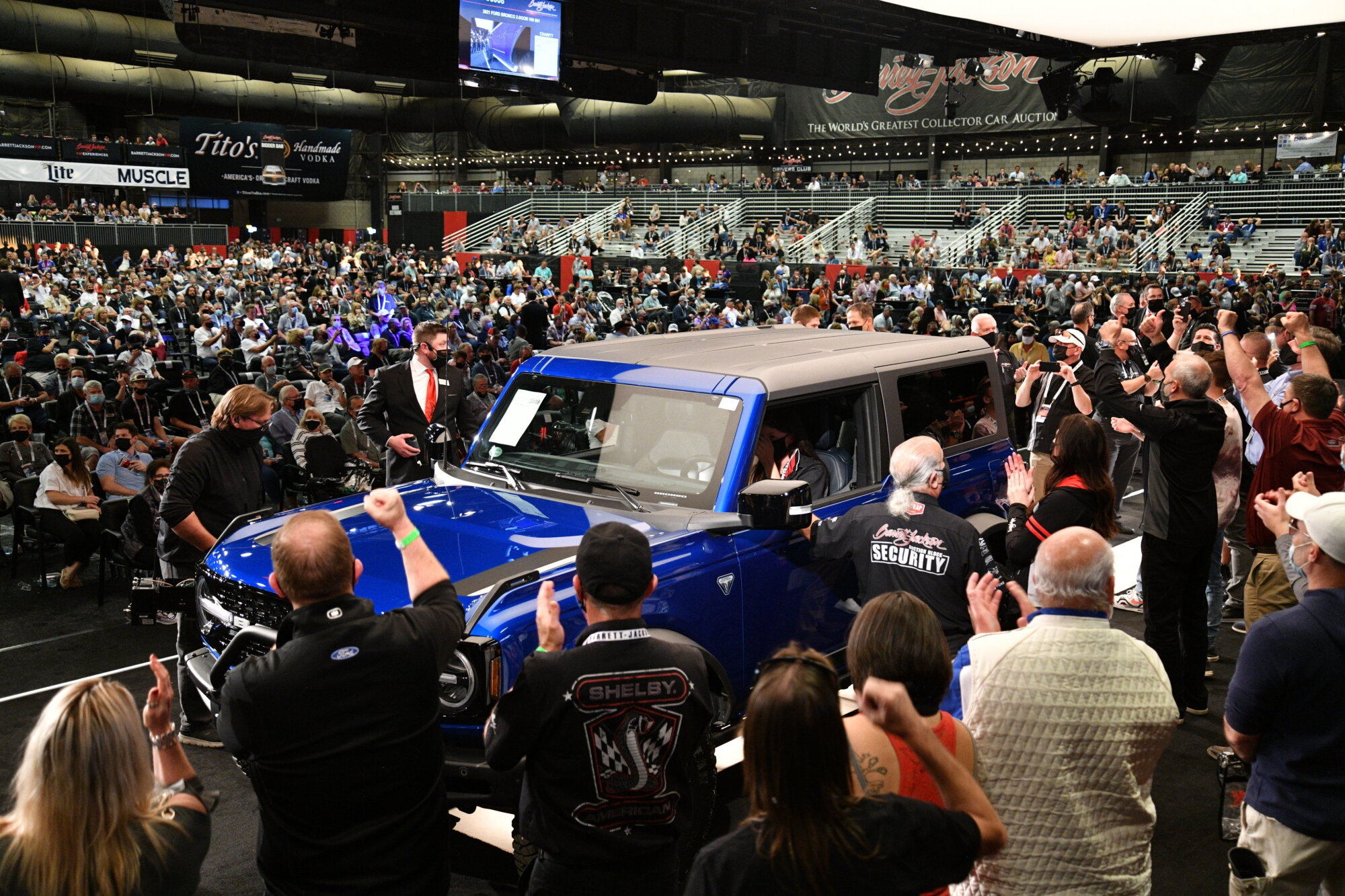 Первый Ford Bronco продали за $1,1 млн, GMC Hummer EV — за $2,5 млн