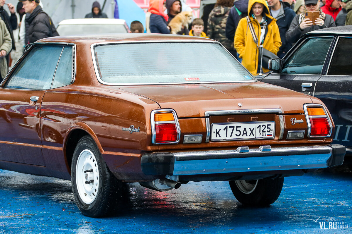 Дальневосточное ретро: любители классических японских автомобилей открыли сезон во Владивостоке (ФОТО)