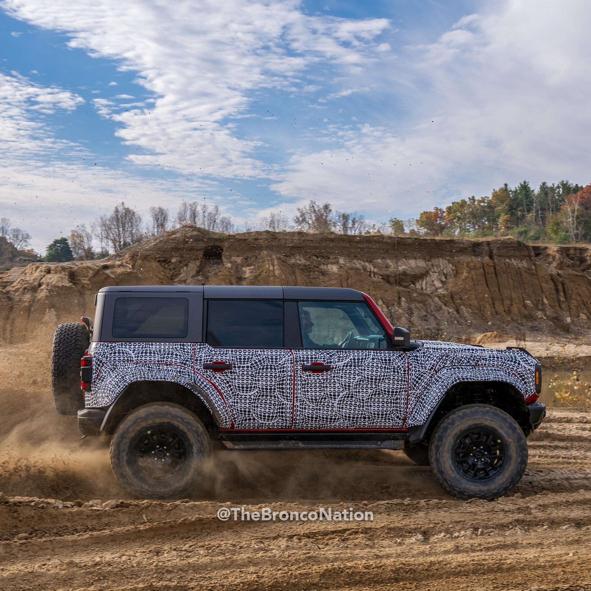 Опубликованы первые шпионские фотографии Ford Bronco Raptor