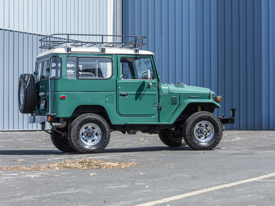 Актер Том Хэнкс выставил на продажу свой Toyota Land Cruiser FJ40