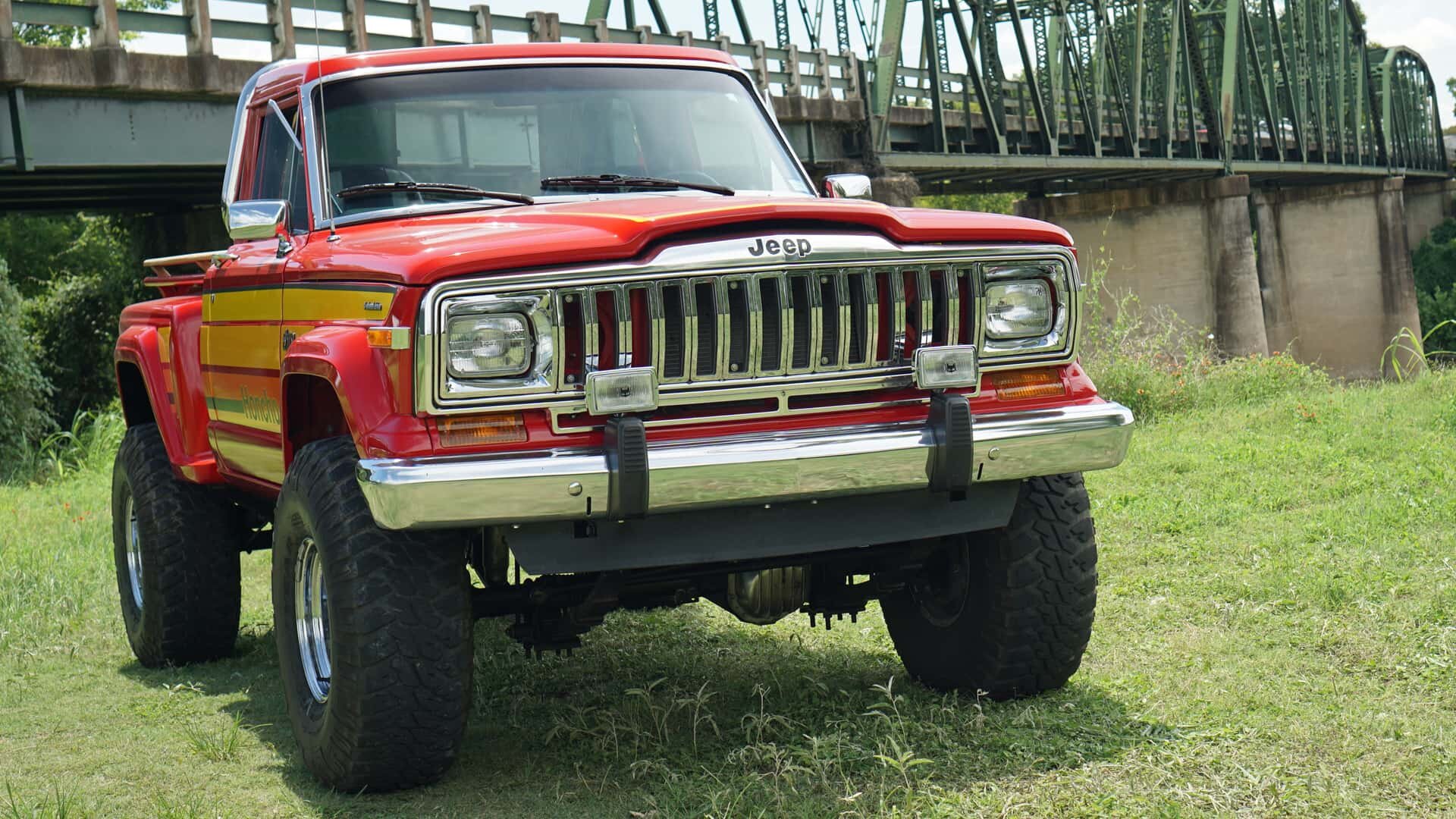 В США раритетный Jeep Honcho укомплектовали непосредственным впрыском топлива