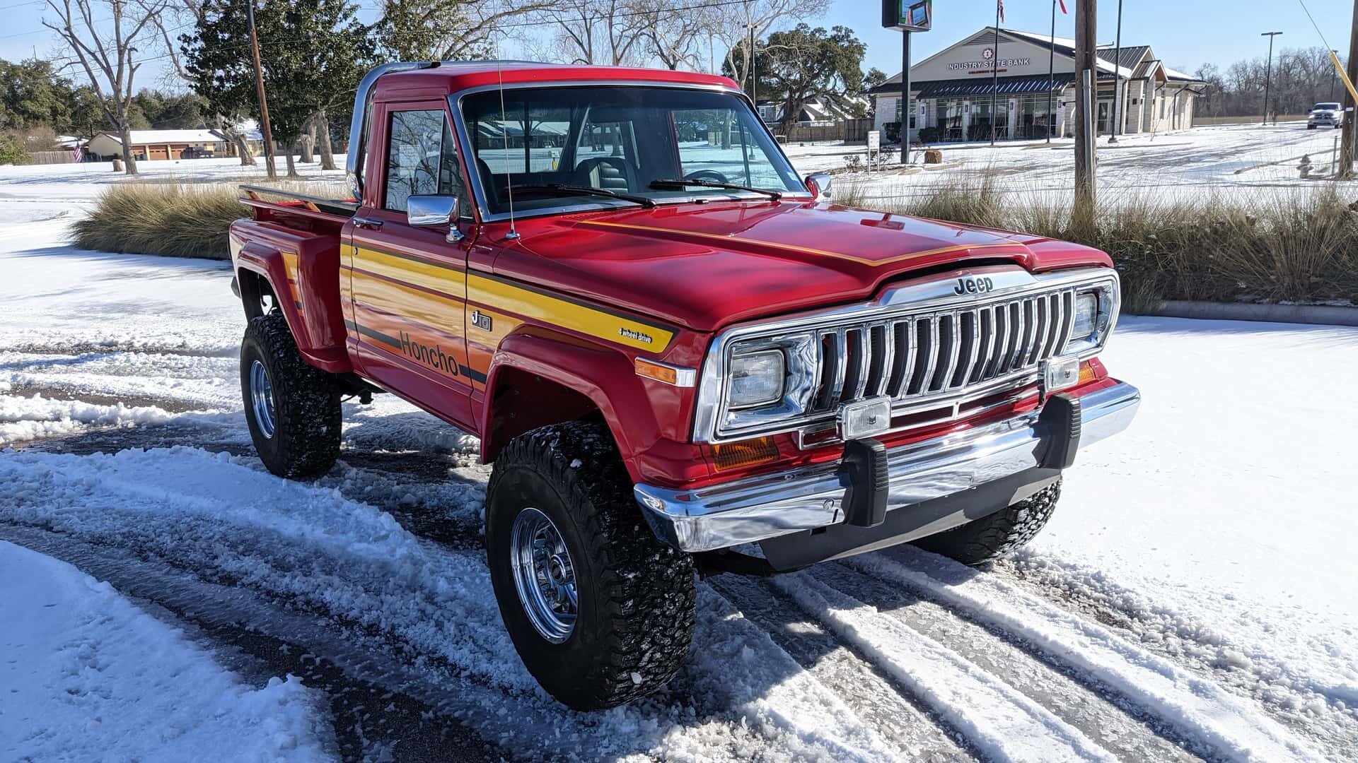 В США раритетный Jeep Honcho укомплектовали непосредственным впрыском топлива