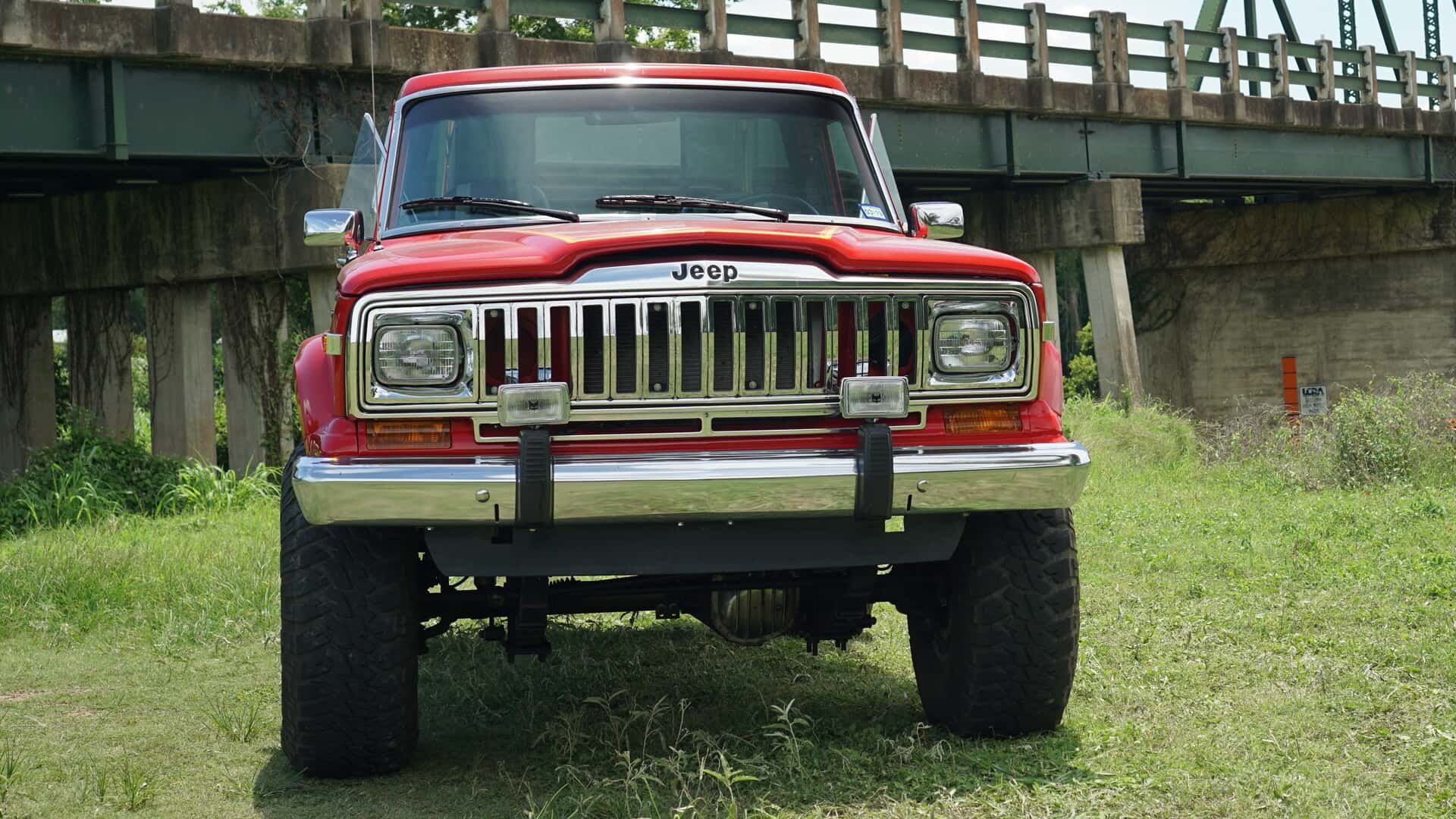 В США раритетный Jeep Honcho укомплектовали непосредственным впрыском топлива