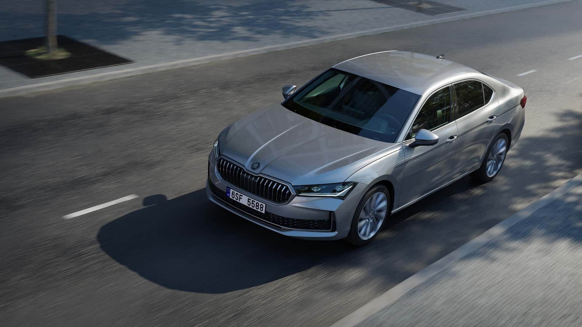 Новая Skoda Superb: солидный дизайн и широкая гамма двигателей