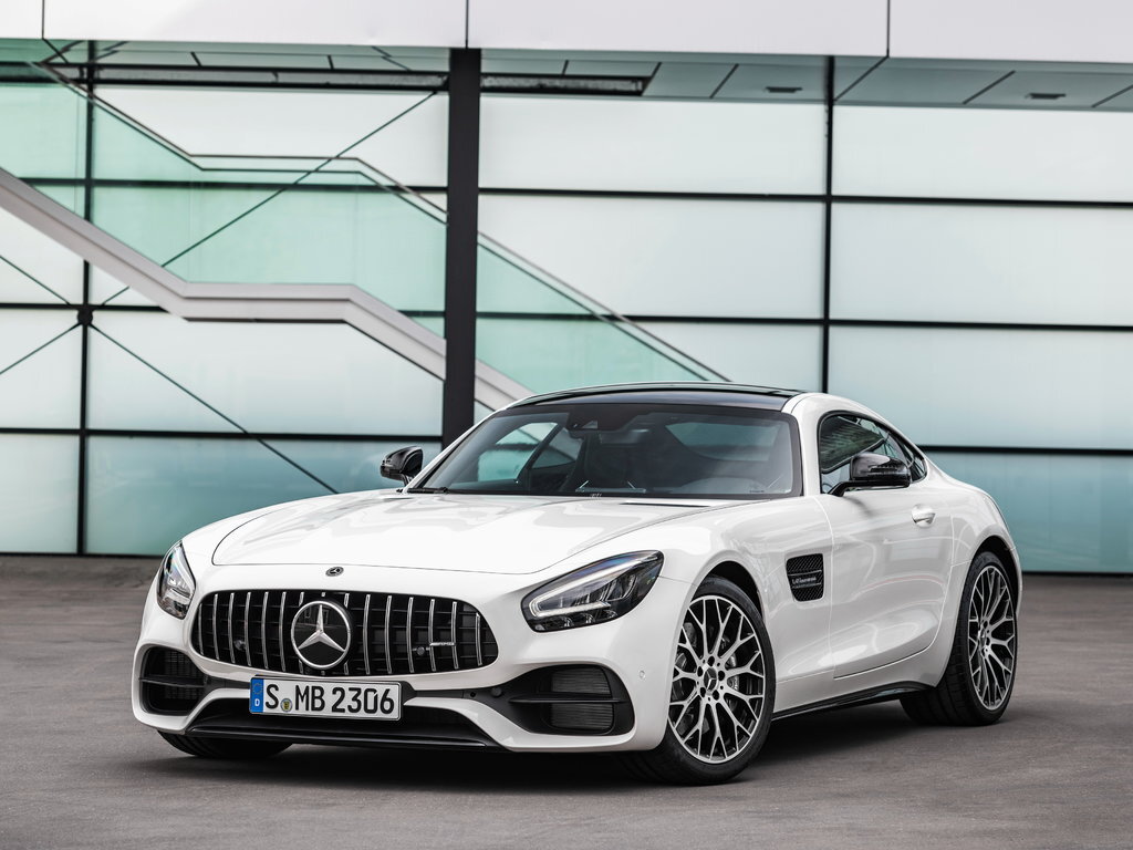 Mercedes-AMG GT во втором поколении стал более повседневным