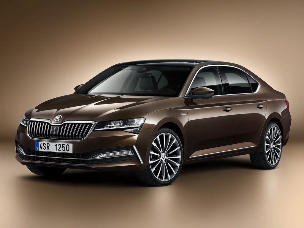 Новая Skoda Superb: солидный дизайн и широкая гамма двигателей