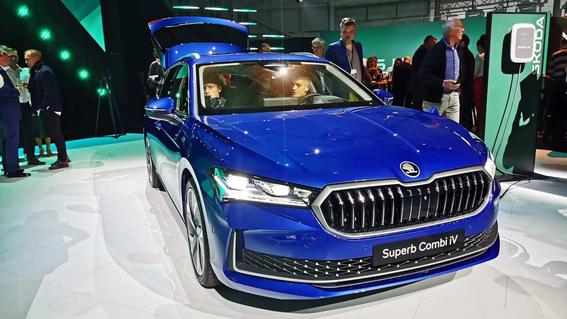 Новая Skoda Superb: солидный дизайн и широкая гамма двигателей