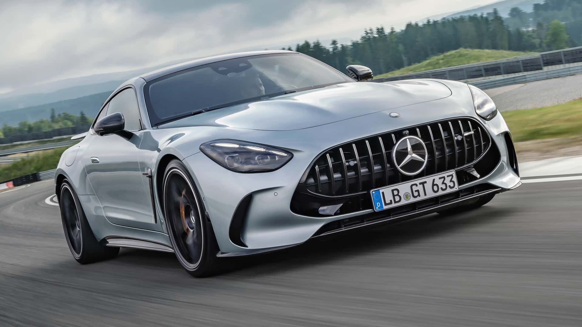 Mercedes-AMG GT во втором поколении стал более повседневным