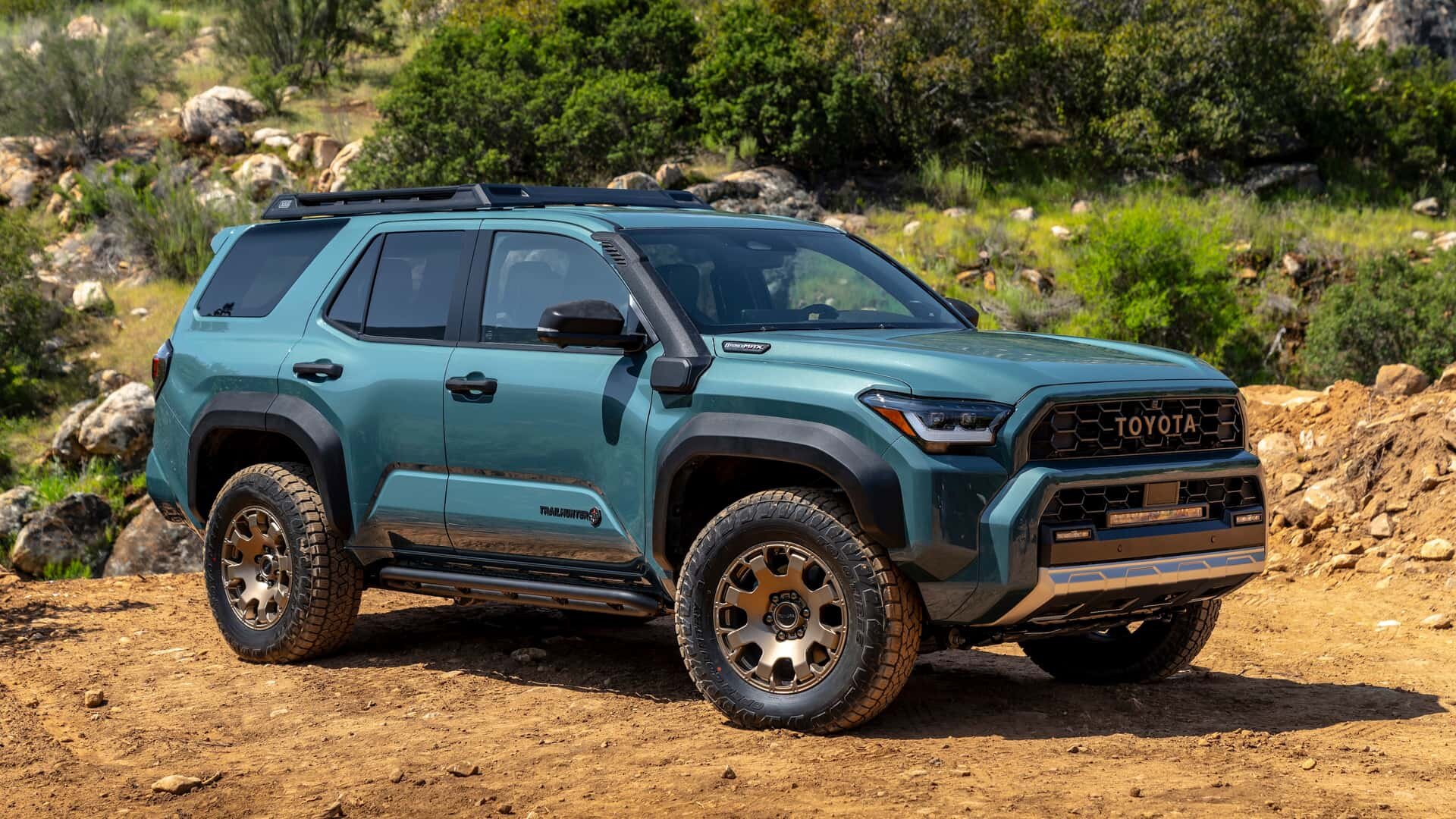 У новой Toyota 4Runner брутальный стиль с ретромотивами