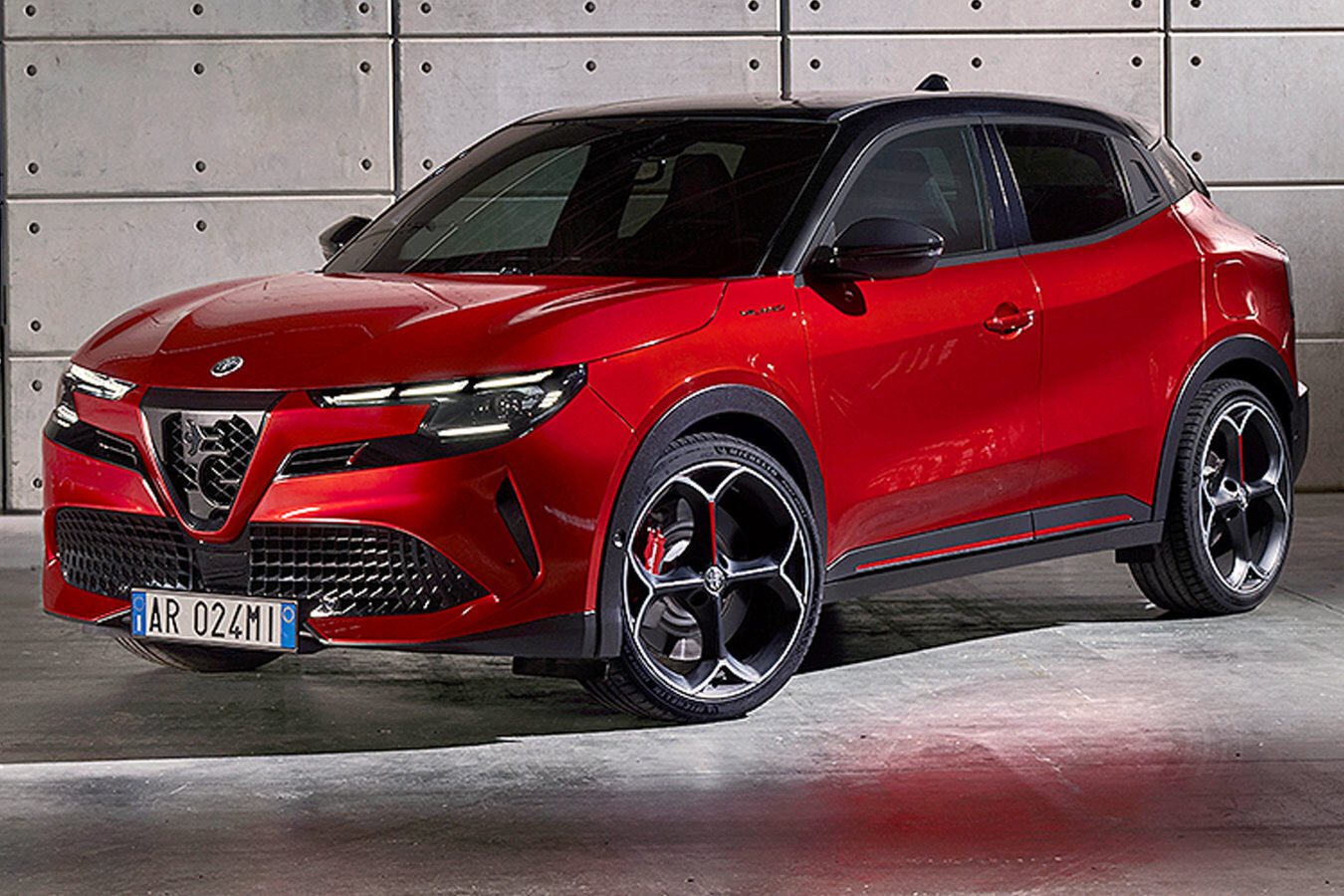 Alfa Romeo дополнила свою гамму новым кроссовером