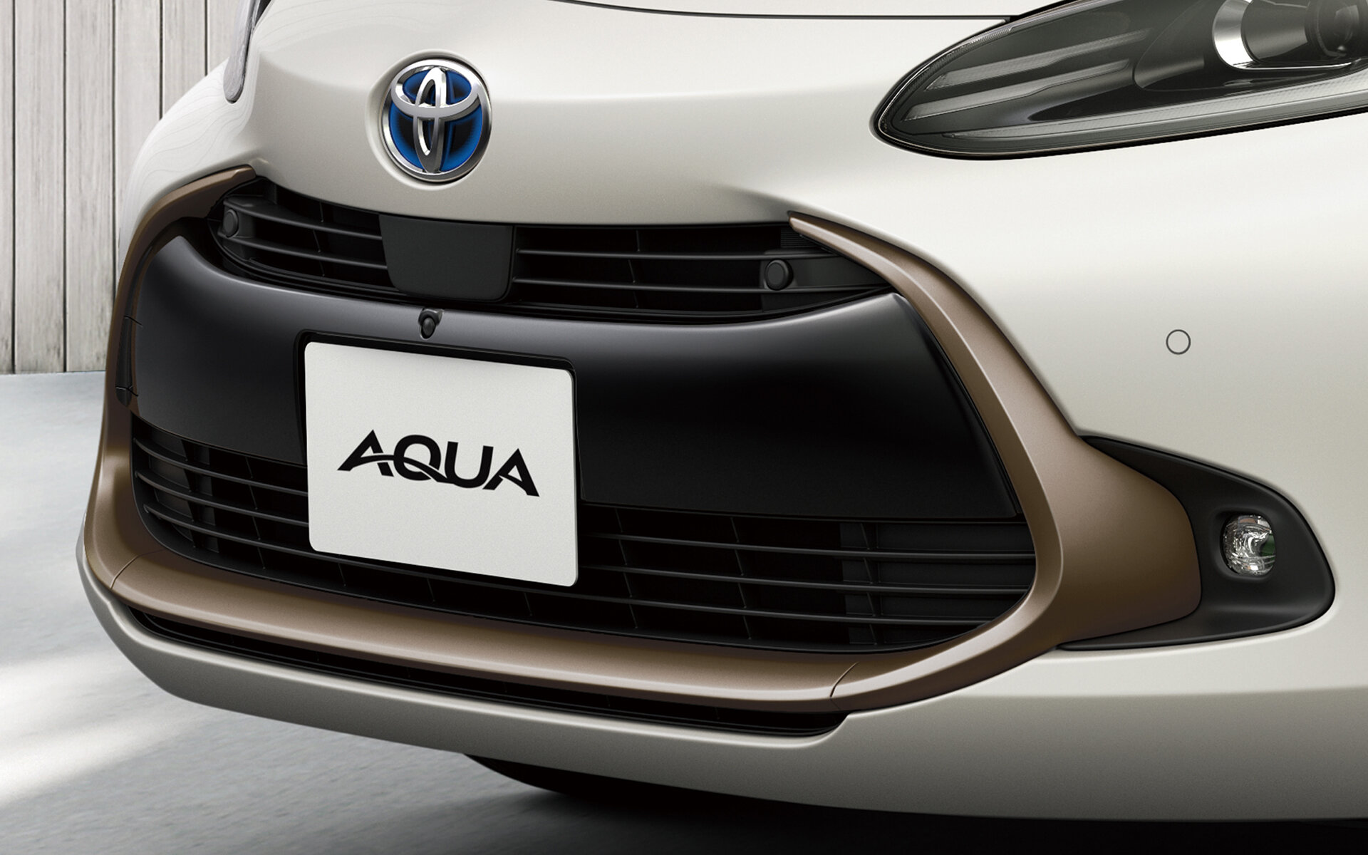 Toyota придала модели Aqua французского шарма