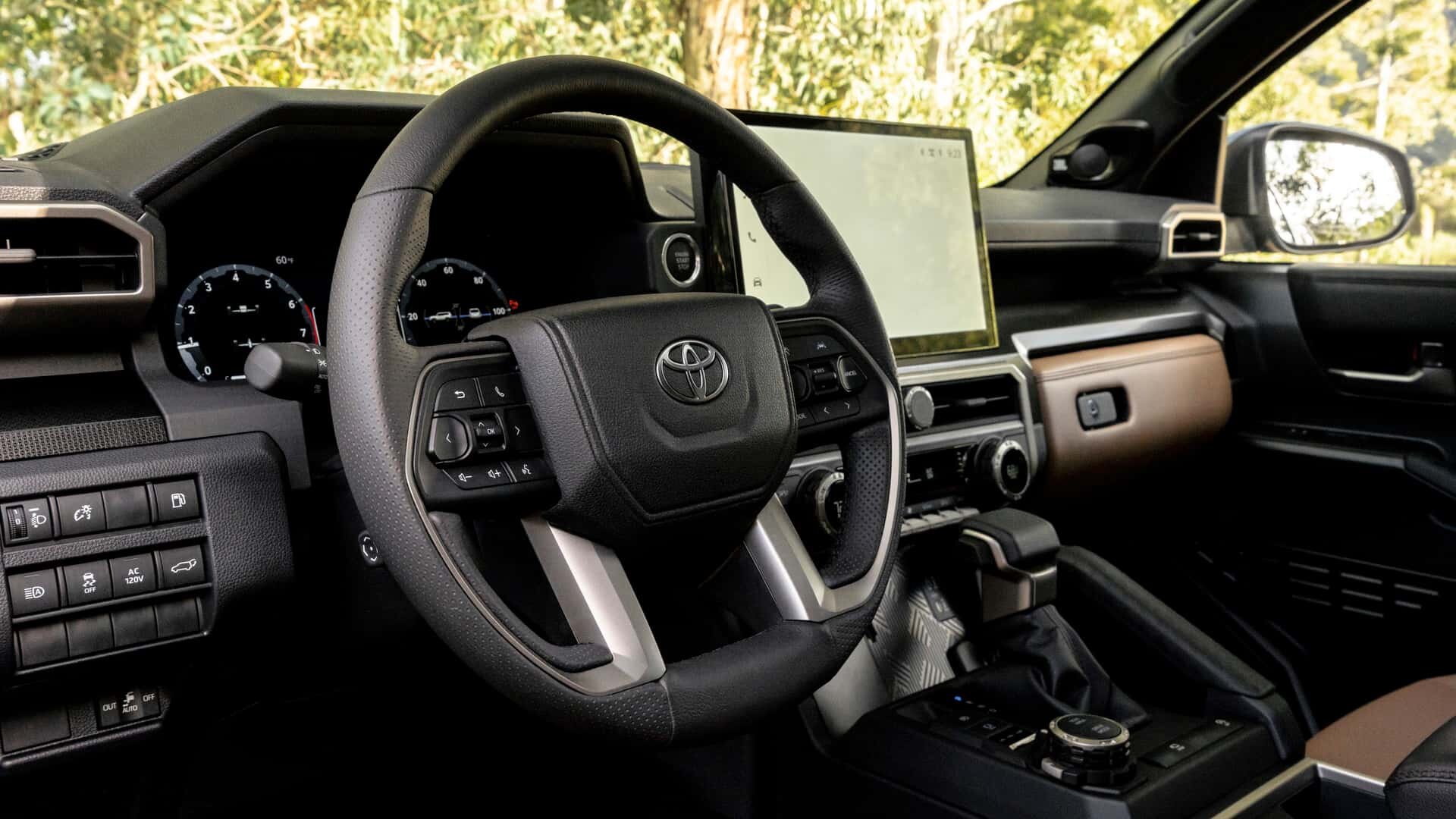 У новой Toyota 4Runner брутальный стиль с ретромотивами