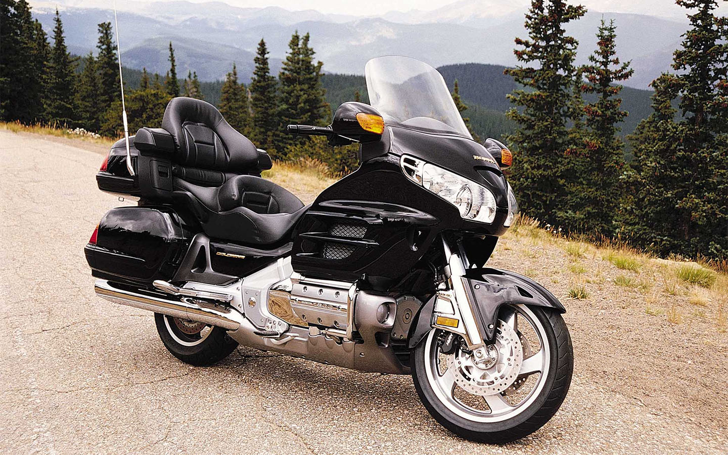 Honda Gold Wing &mdash; популярная модель туристического мотоцикла