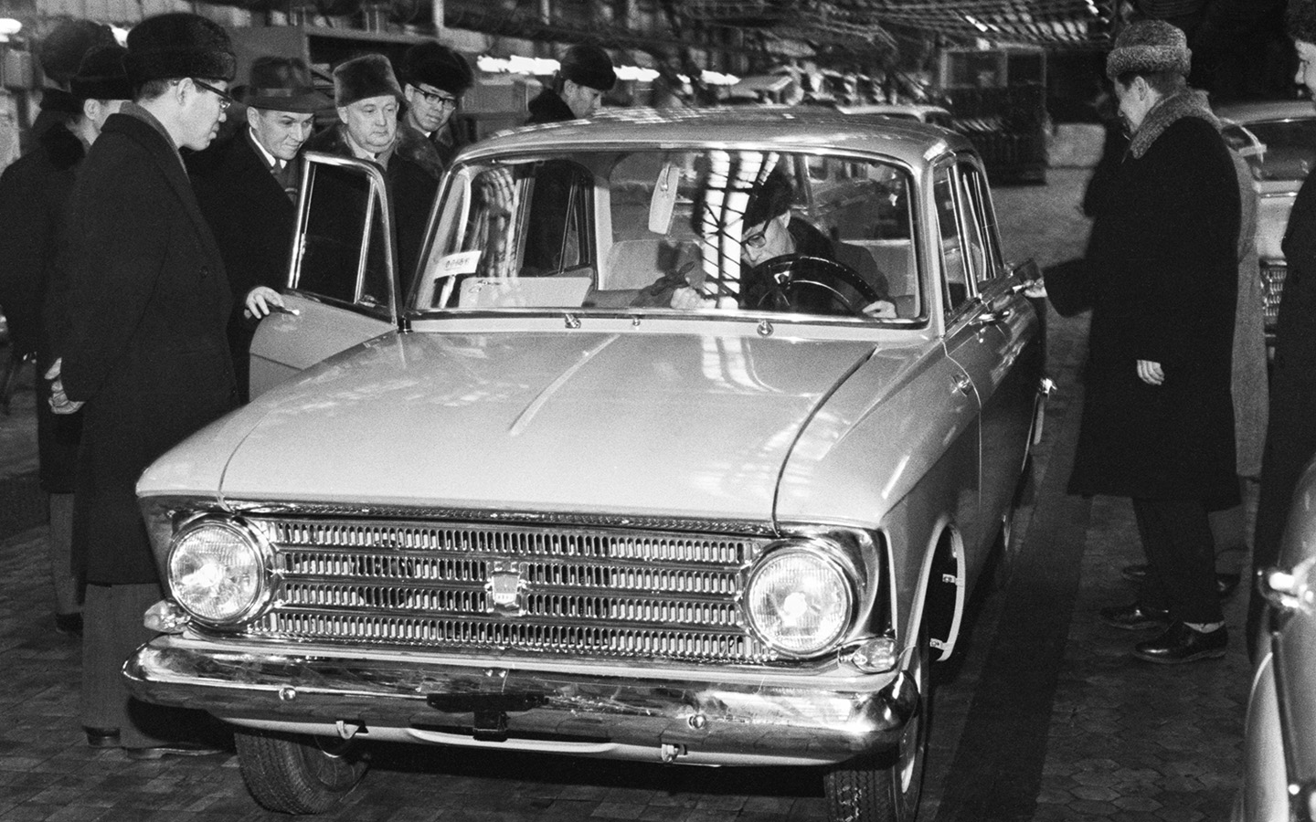 СССР. 1 февраля 1964&nbsp;г. Автомобиль &laquo;Москвич-408&raquo;, выпускаемый на Московском заводе малолитражных автомобилей (МЗМА)