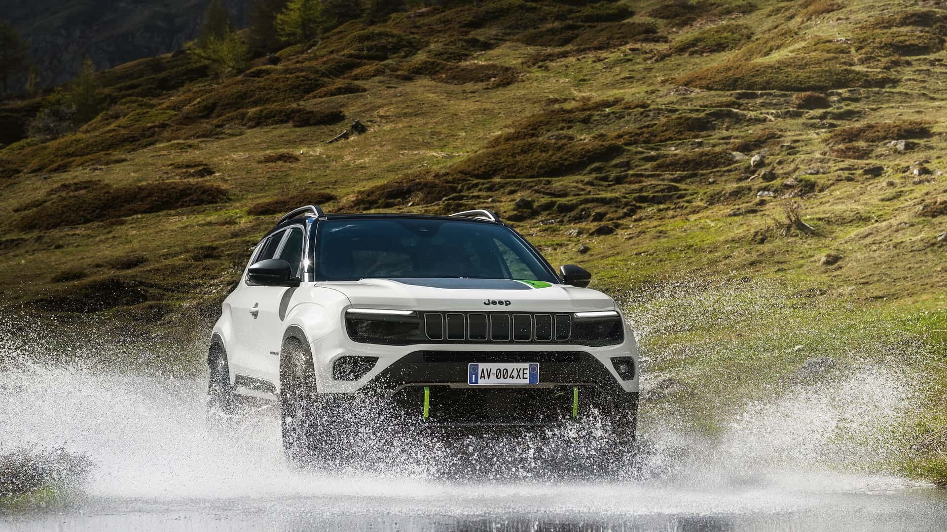 Jeep представил Avenger с полным приводом