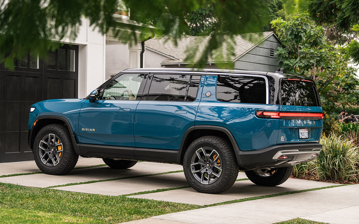 Rivian R1S