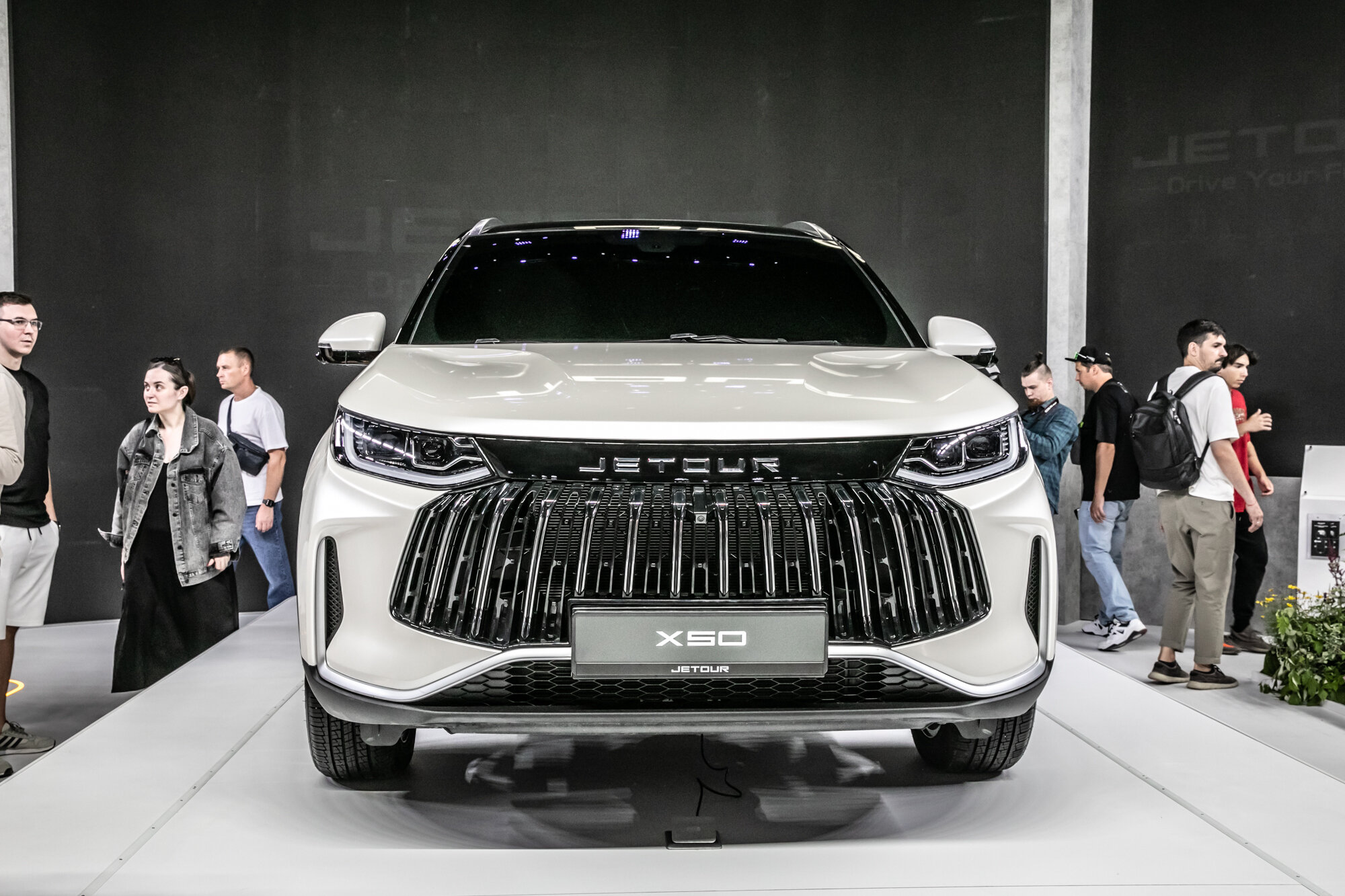 BYD за 18 млн, Jetour X50 на ручке – за 2 млн и нелегальный Tank: как прошла Chinese Motor Show 2024?