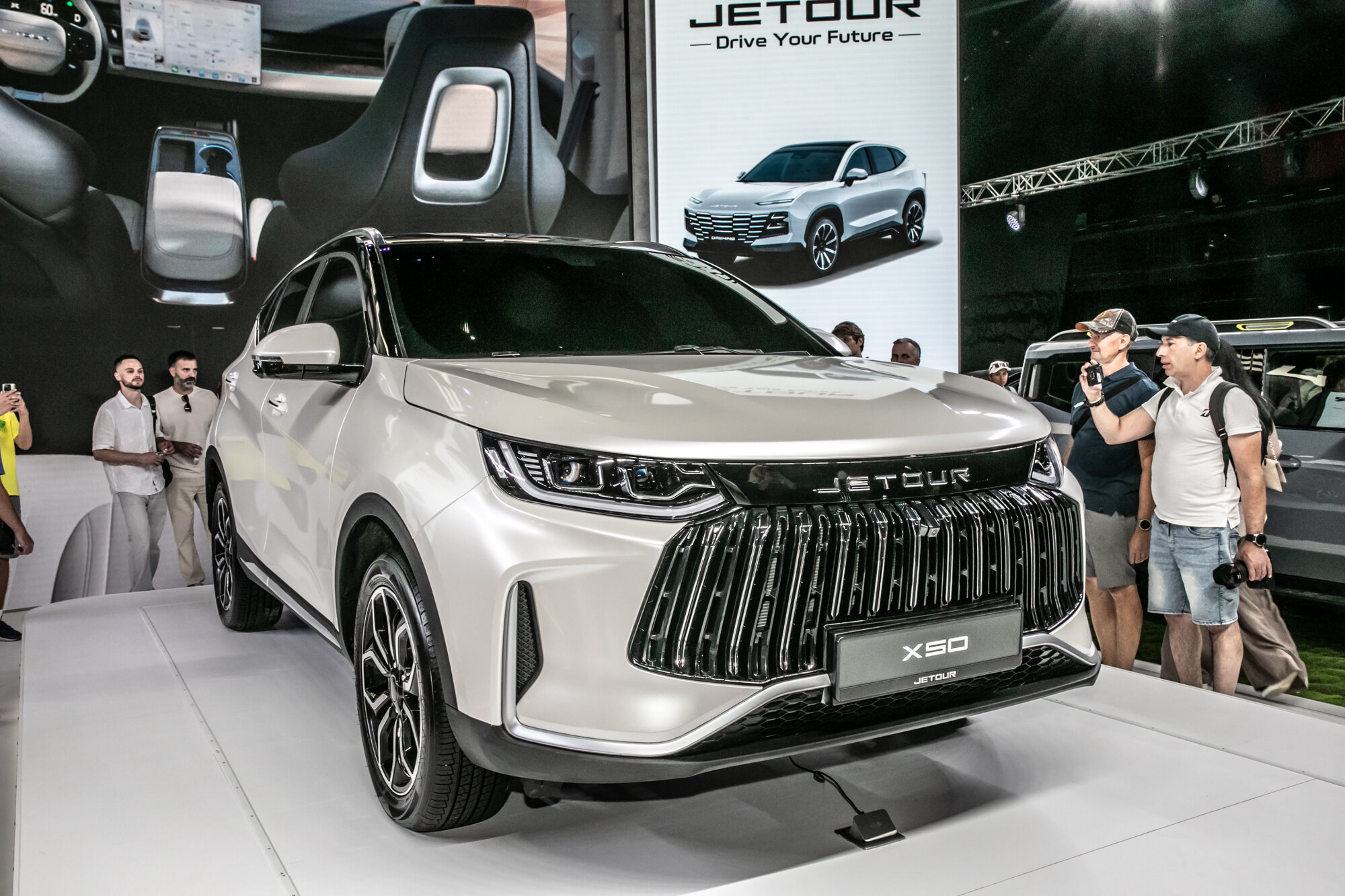 BYD за 18 млн, Jetour X50 на ручке – за 2 млн и нелегальный Tank: как прошла Chinese Motor Show 2024?