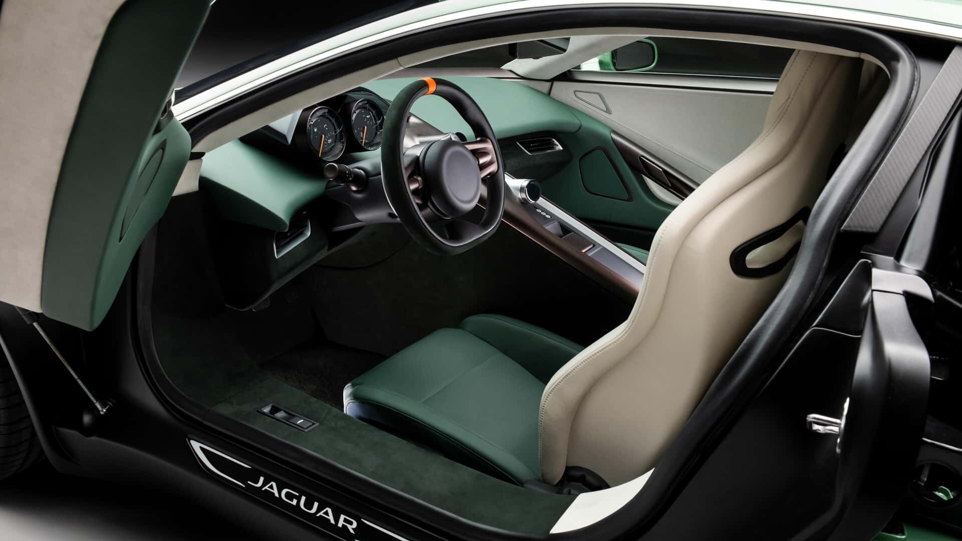 Бывший дизайнер Jaguar спустя 10 лет закончил один из недоделанных автомобилей компании